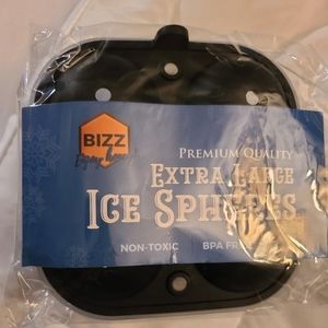 Large Round Ice Cube Mold Tray with Lid- Spherical